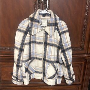 Bagatelle Women's Teddy Jacket - Cream and Gray Plaid